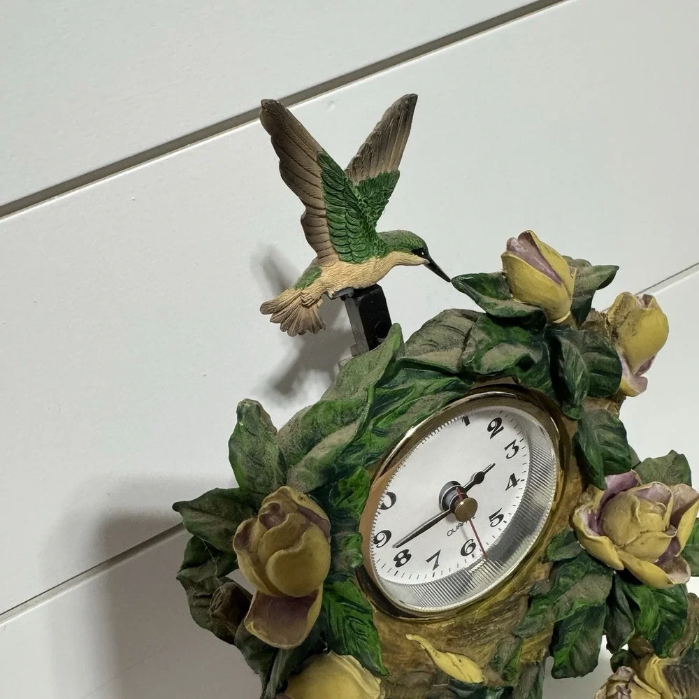 1999 Cadona Hummingbird Clock‎